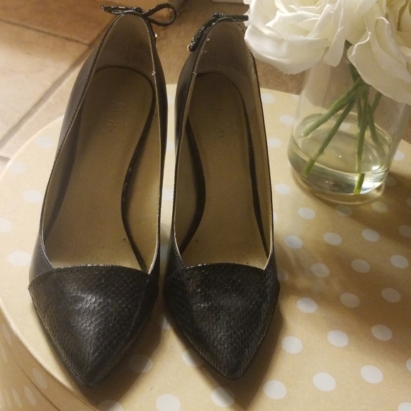 Levity black snakeskin and leather pump - Picture 4 of 7